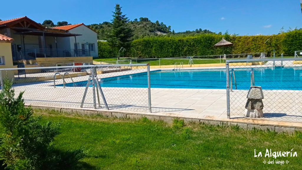 piscina pueblo canada del hoyo